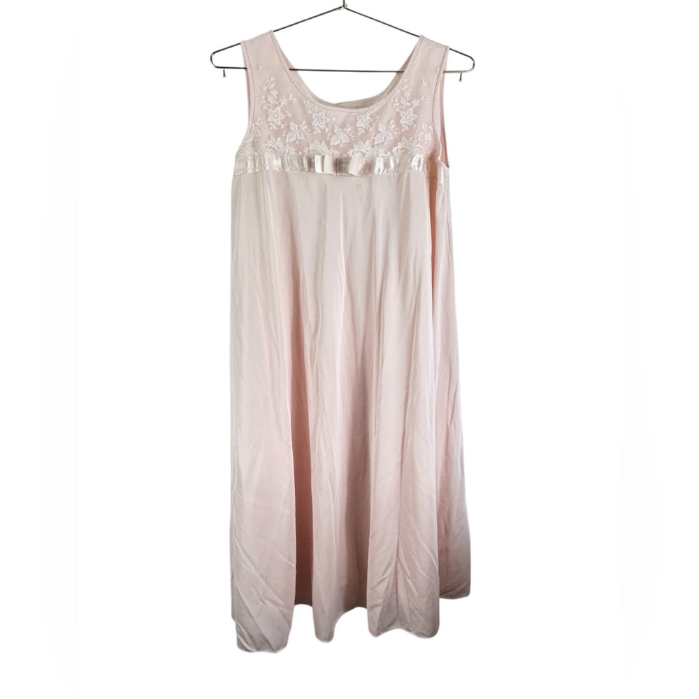 Shadowline Vintage women’s feminine Elegant Pink Lace Nightgown